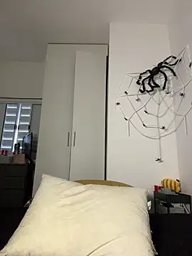 AgnesCampp online show from December 4, 2025, 7:11 pm