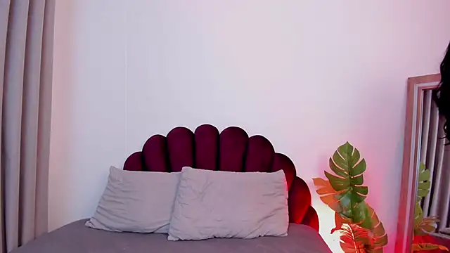 SweetGirl       online show from April 14, 2026, 8:31 am