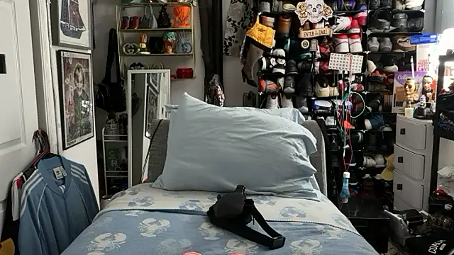 joeytatts66 online show from January 12, 2026, 3:23 am