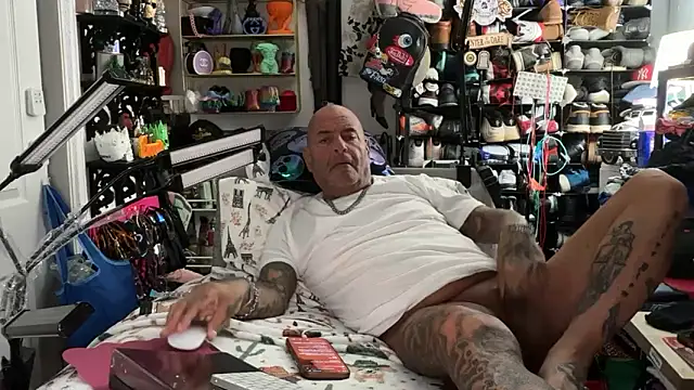 Snapshot of joeytatts66 chatting on June 27, 2026, 1:54 am joeytatts66 online show from June 27, 2026, 1:54 am