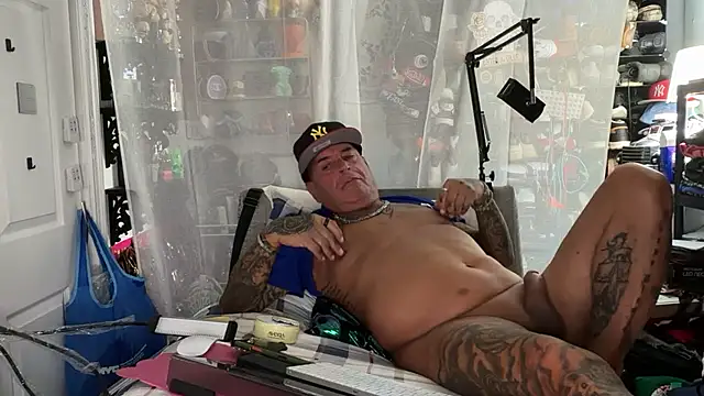 Snapshot of joeytatts66 chatting on July 22, 2026, 1:41 am joeytatts66 online show from July 22, 2026, 1:41 am