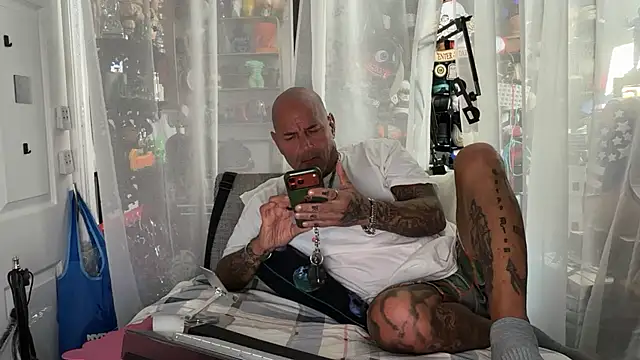 Snapshot of joeytatts66 chatting on July 24, 2026, 1:14 am joeytatts66 online show from July 24, 2026, 1:14 am
