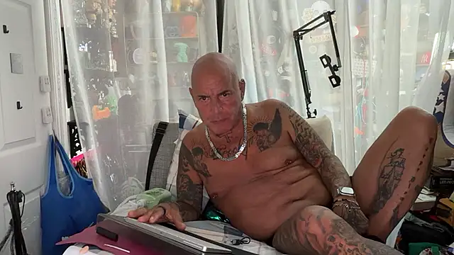 Snapshot of joeytatts66 chatting on July 25, 2026, 4:43 am joeytatts66 online show from July 25, 2026, 4:43 am