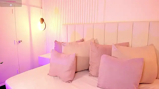 natali henao online show from September 24, 2025, 9:18 pm