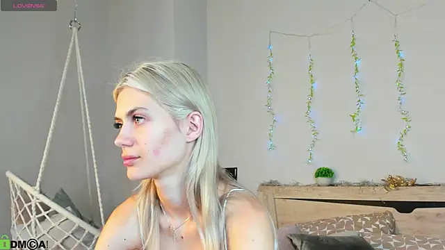 Snapshot of Cherry_Price chatting on July 26, 2026, 11:22 pm Cherry Price online show from July 26, 2026, 11:22 pm