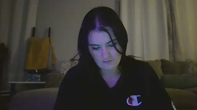 Snapshot of _CumSeeV_ chatting on December 17, 2024, 6:56 am  CumSeeV  online show from December 17, 2024, 6:56 am