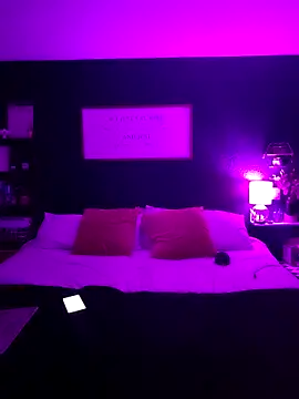 Snapshot of _CumSeeV_ chatting on October 18, 2025, 4:26 am  CumSeeV  online show from October 18, 2025, 4:26 am