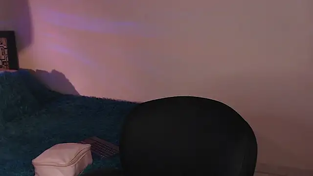 Snapshot of iam_emy chatting on December 2, 2025, 6:52 am iam emy online show from December 2, 2025, 6:52 am