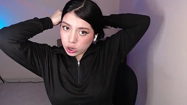 Snapshot of iam_emy chatting on February 6, 2026, 7:12 am iam emy online show from February 6, 2026, 7:12 am