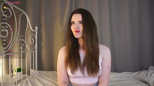 LoraDevon online show from February 13, 2025, 4:39 pm