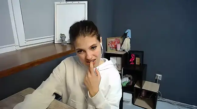 felicity gold online show from March 14, 2025, 10:39 am