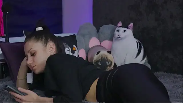 Snapshot of Kathleen_Meow chatting on December 12, 2024, 10:24 am Kathleen Meow online show from December 12, 2024, 10:24 am