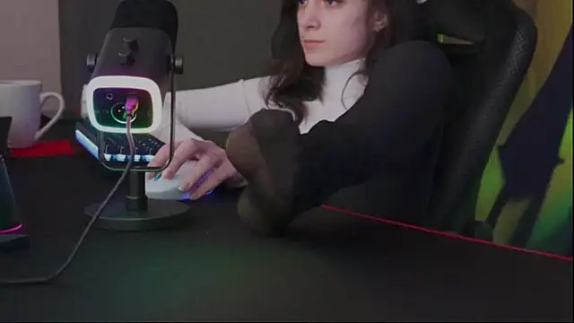 Snapshot of Kathleen_Meow chatting on December 19, 2024, 9:07 am Kathleen Meow online show from December 19, 2024, 9:07 am