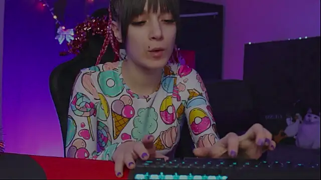 Snapshot of Kathleen_Meow chatting on January 1, 2025, 6:27 pm Kathleen Meow online show from January 1, 2025, 6:27 pm