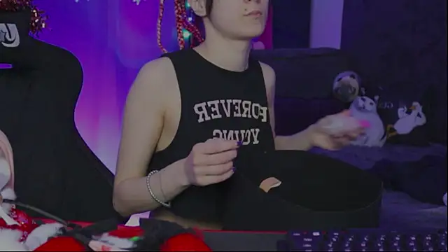 Snapshot of Kathleen_Meow chatting on January 3, 2025, 12:52 pm Kathleen Meow online show from January 3, 2025, 12:52 pm