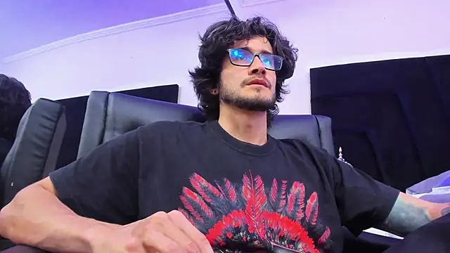 Loggan donnelly online show from January 16, 2025, 8:14 pm