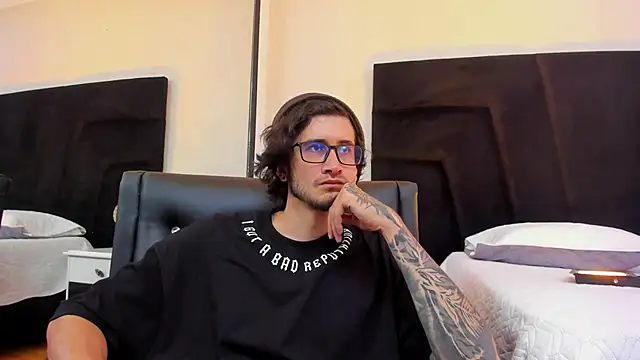 Loggan donnelly online show from January 25, 2025, 8:10 pm