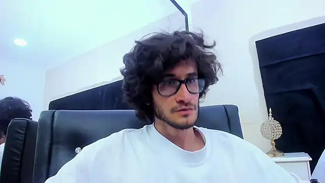 Loggan donnelly online show from January 30, 2025, 8:42 pm