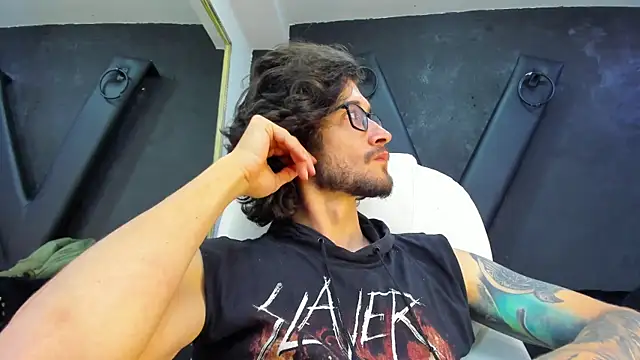 Loggan donnelly online show from March 16, 2025, 12:12 am