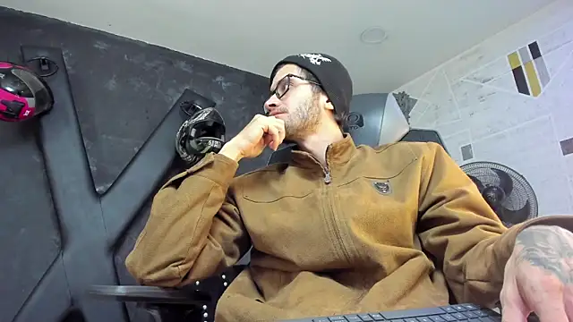 Loggan donnelly online show from September 20, 2025, 8:21 pm