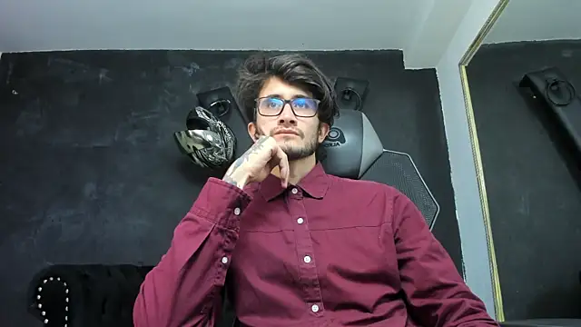 Loggan donnelly online show from September 29, 2025, 8:24 pm