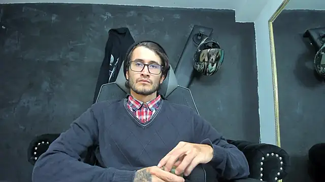 Loggan donnelly online show from September 30, 2025, 8:36 pm