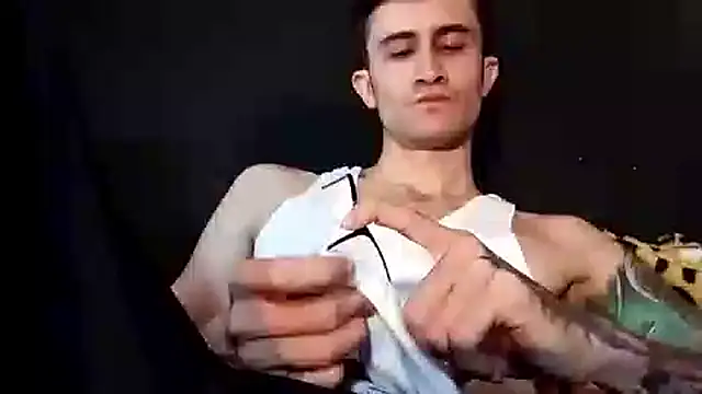 Loggan donnelly online show from November 28, 2025, 9:06 pm