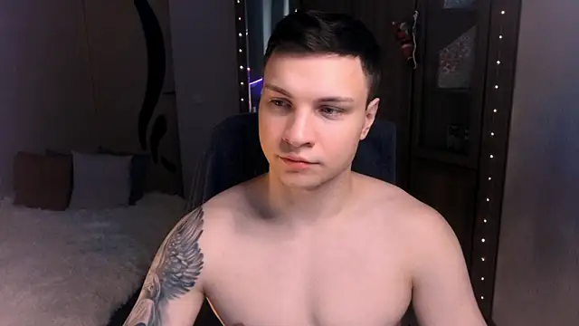 Snapshot of handsome_guy01 chatting on December 3, 2024, 8:16 am handsome guy01 online show from December 3, 2024, 8:16 am