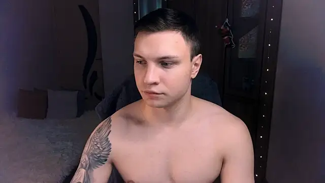 Snapshot of handsome_guy01 chatting on December 4, 2024, 9:13 pm handsome guy01 online show from December 4, 2024, 9:13 pm
