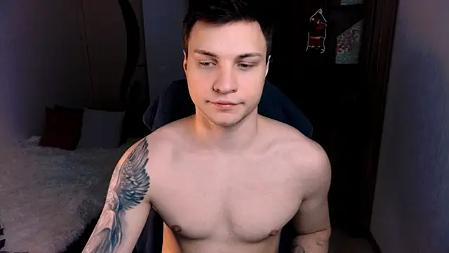 Snapshot of handsome_guy01 chatting on December 20, 2024, 4:42 am handsome guy01 online show from December 20, 2024, 4:42 am