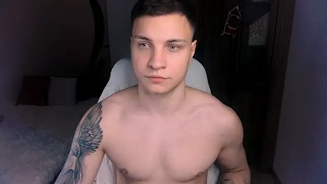 Snapshot of handsome_guy01 chatting on December 30, 2024, 12:11 am handsome guy01 online show from December 30, 2024, 12:11 am