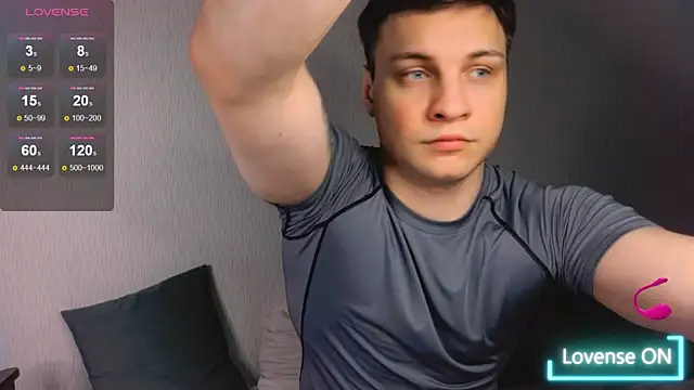Snapshot of handsome_guy01 chatting on January 29, 2025, 12:01 am handsome guy01 online show from January 29, 2025, 12:01 am