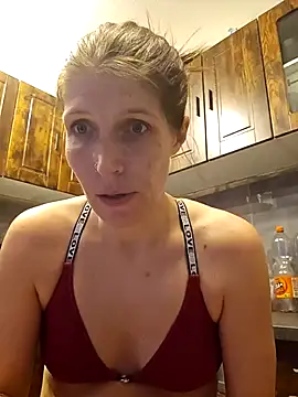 Lenchen  online show from March 4, 2026, 8:59 pm