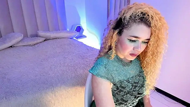 Snapshot of Sasha_belova chatting on March 17, 2025, 1:18 pm Sasha belova online show from March 17, 2025, 1:18 pm