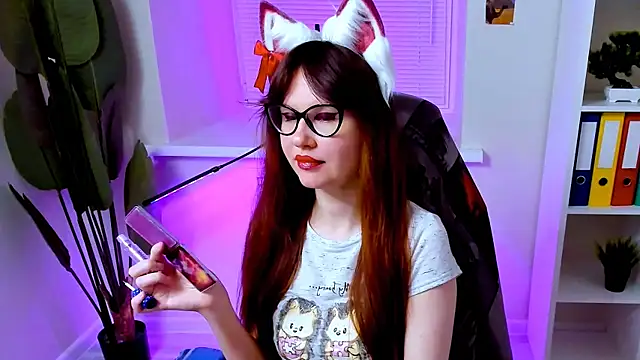 CarolGiggly online show from October 9, 2025, 10:46 am