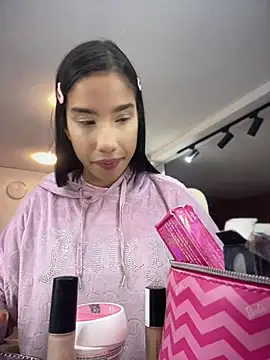 Snapshot of Praga_Pink chatting on June 12, 2026, 6:12 am Praga Pink online show from June 12, 2026, 6:12 am