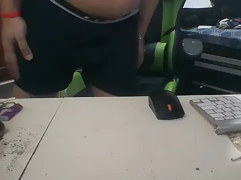 Snapshot of SOLESFETISHBR chatting on November 16, 2025, 6:57 pm SOLESFETISHBR online show from November 16, 2025, 6:57 pm