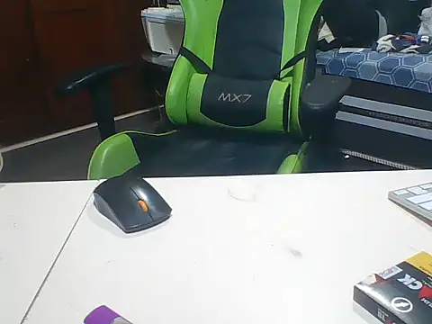 Snapshot of SOLESFETISHBR chatting on November 18, 2025, 1:55 am SOLESFETISHBR online show from November 18, 2025, 1:55 am