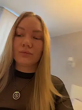 LianaCruz   online show from December 14, 2025, 7:03 am