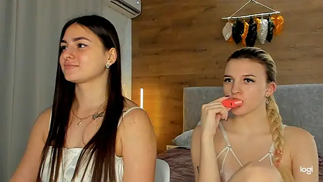 ShySonya online show from February 3, 2025, 2:13 pm