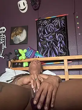 LoveInTransition online show from February 13, 2025, 4:28 pm