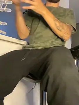 MrSoulMommy online show from December 8, 2024, 10:25 pm