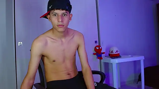 LiamGadiell online show from March 2, 2025, 1:04 am