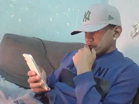 oiram27 online show from December 20, 2025, 8:21 am