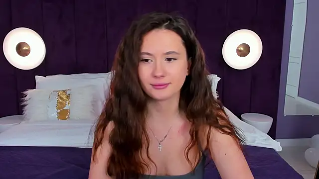 milaleoneli online show from February 16, 2025, 3:38 pm