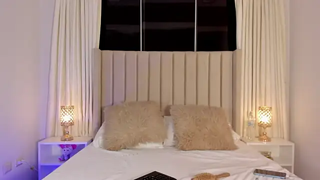 Aliison Smith online show from April 16, 2026, 3:51 am