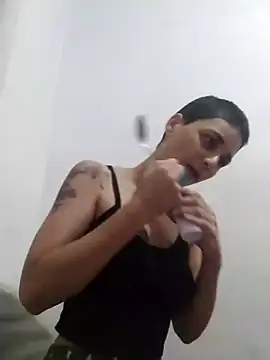 Snapshot of Luci_foxx chatting on January 14, 2025, 4:57 am Luci foxx online show from January 14, 2025, 4:57 am