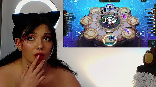 AveryWillow online show from March 1, 2025, 12:17 am