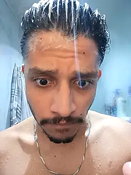 skinnyyyyyyyyy online show from December 18, 2025, 4:51 am