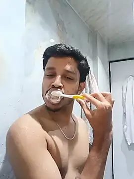 skinnyyyyyyyyy online show from July 30, 2026, 3:38 am